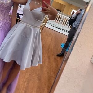 Im selling a nice elegant gray dress.